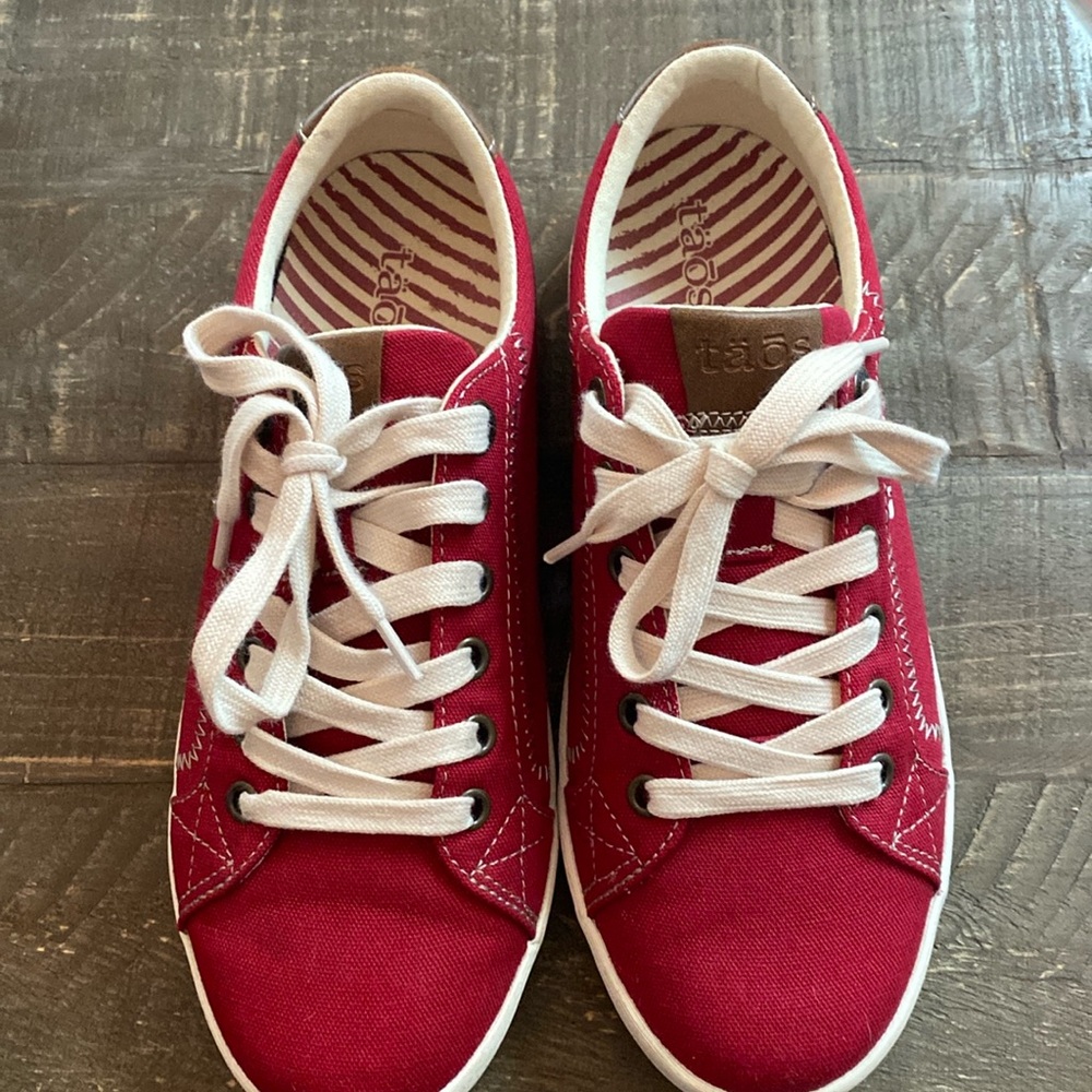 Taos Sneakers